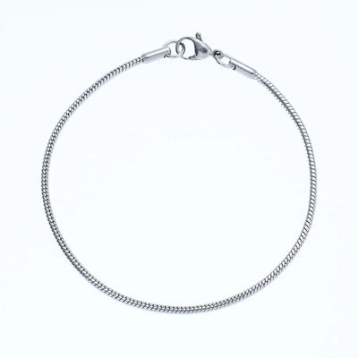 Minimalistisches Edelstahlarmband mit Schlangenkettendesign