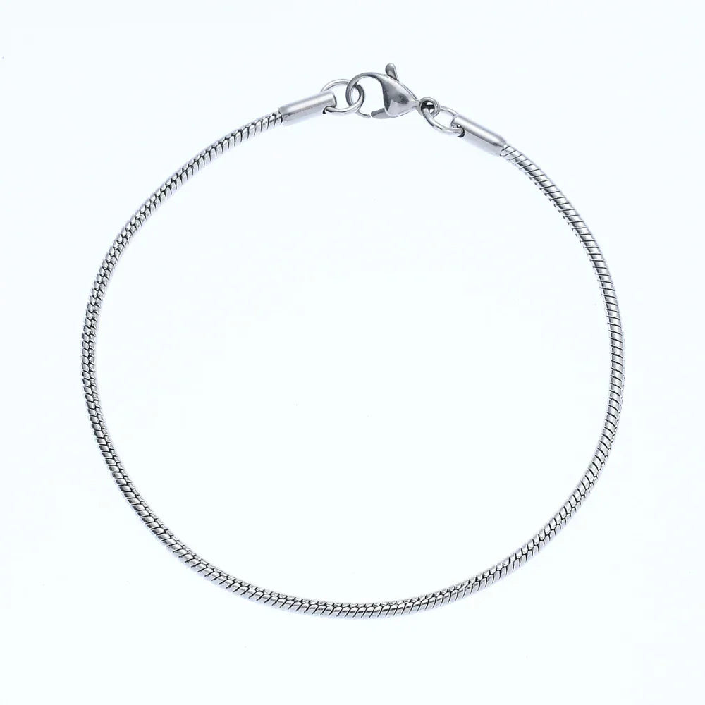 Minimalistisches Edelstahlarmband mit Schlangenkettendesign