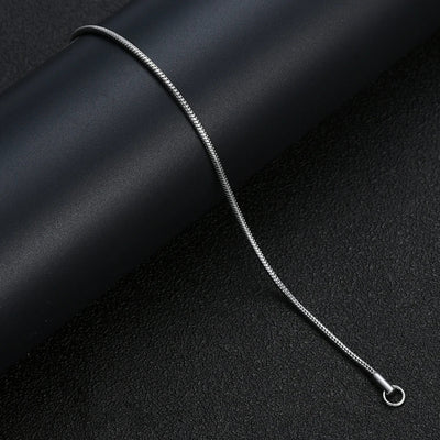 Minimalistisches Edelstahlarmband mit Schlangenkettendesign
