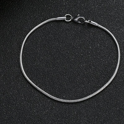 Minimalistisches Edelstahlarmband mit Schlangenkettendesign