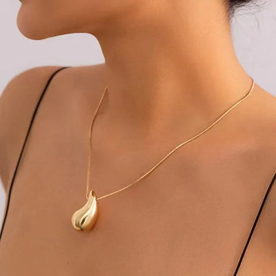 Minimalistische Tropfen-Halskette – Eleganz in ihrer reinsten Form