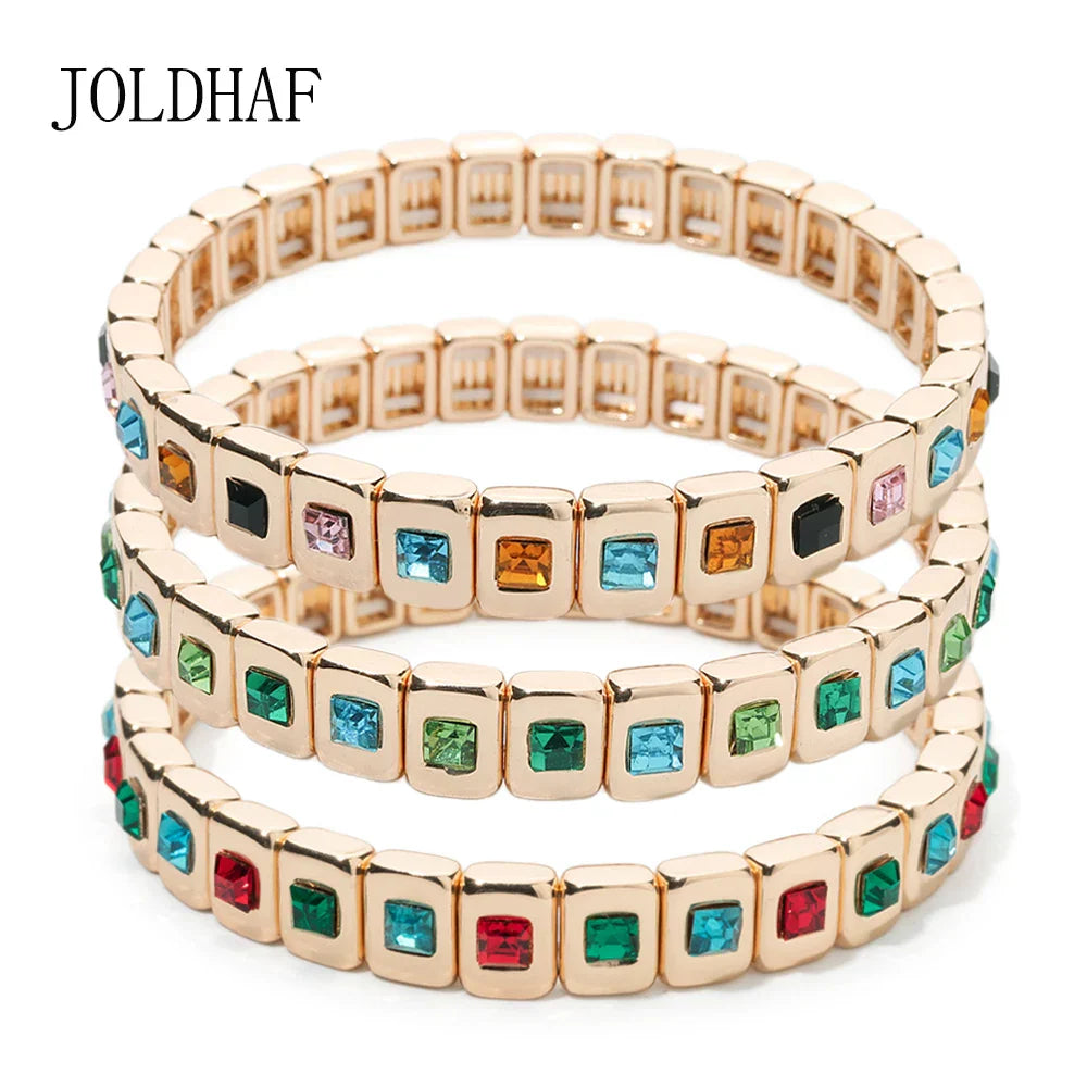 Goldene Stretch-Armbänder mit bunten Kristallen