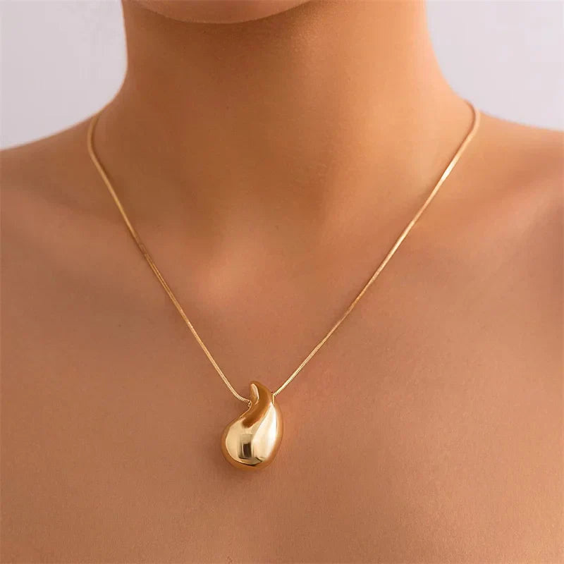 Minimalistische Tropfen-Halskette – Eleganz in ihrer reinsten Form